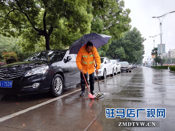 駐馬店發(fā)布暴雨藍(lán)色預(yù)警 持續(xù)降雨影響小麥?zhǔn)崭? width=