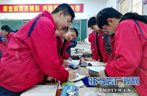 “十九大”時光：駐馬店實(shí)驗(yàn)中學(xué)全面提高教育質(zhì)量 讓學(xué)生幸福學(xué)習(xí)成長