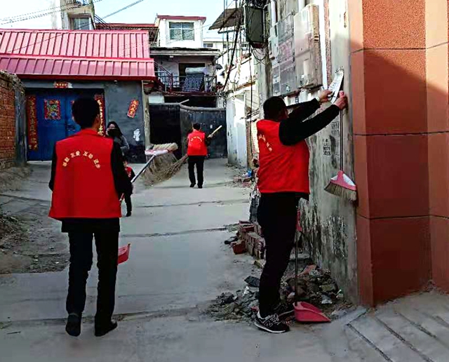 上蔡縣蘆崗街道:情系雷鋒月 灑愛(ài)在家園