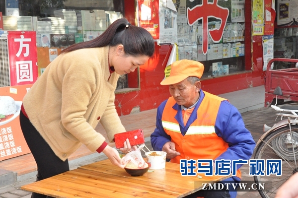 “愛心早餐”溫暖城市美容師