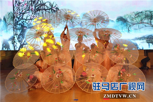 駐馬店市藍蓓蕾藝術(shù)學(xué)校2019年暑假專場匯報演出華美啟幕