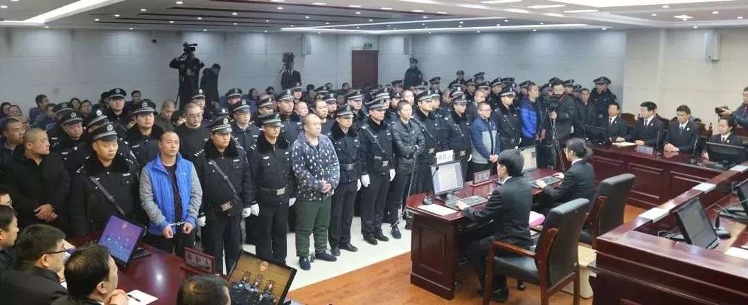 年底陸續(xù)領(lǐng)死刑的“黑老大”：多人身背命案、背后有“保護(hù)傘”
