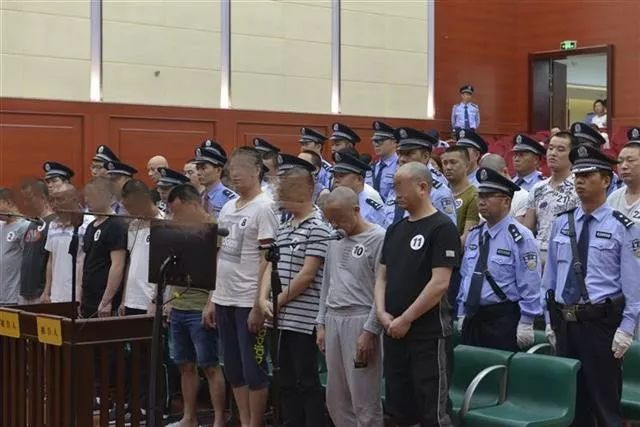 年底陸續(xù)領(lǐng)死刑的“黑老大”：多人身背命案、背后有“保護(hù)傘”