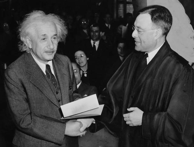 話說世界系列：20世紀的神話，愛因斯坦
