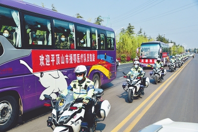 河南第十批支援湖北醫(yī)療隊(duì)凱旋 春暖花開 戰(zhàn)“疫”歸來