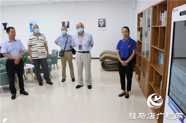 第14屆心理學家大會的部分專家參觀駐馬店市社會心理服務(wù)中心