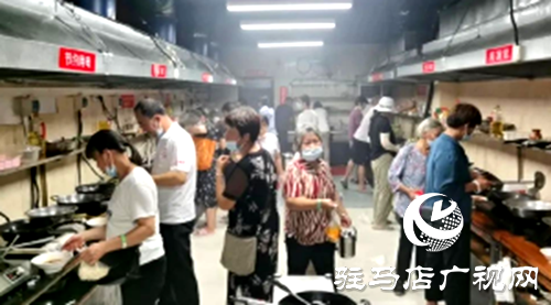 碧桂園豫南區(qū)域黨支部走進(jìn)抗癌共享廚房，接力善與愛的傳遞