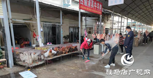 清理占道經(jīng)營 助力駐馬店市創(chuàng)文