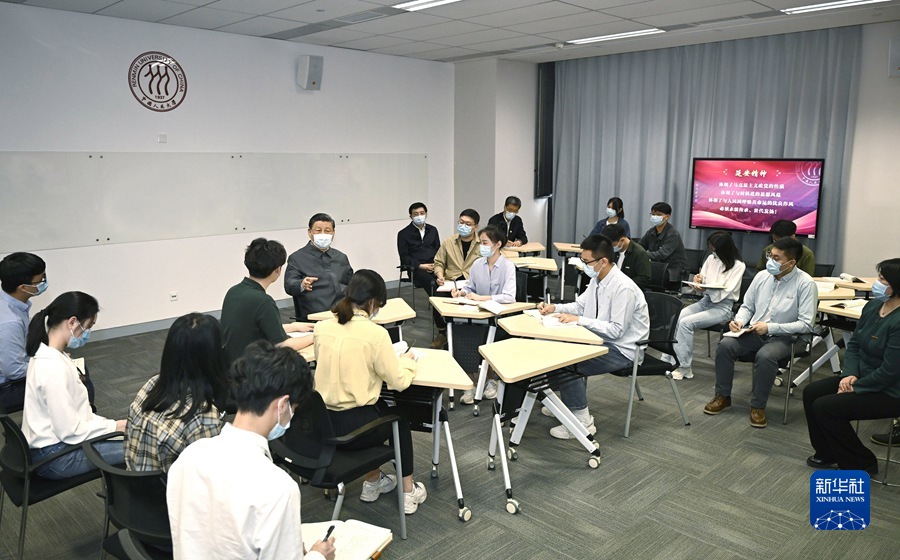 習(xí)近平在中國人民大學(xué)考察時強調(diào) 堅持黨的領(lǐng)導(dǎo)傳承紅色基因扎根中國大地 走出一條建設(shè)中國特色世界一流大學(xué)新路
