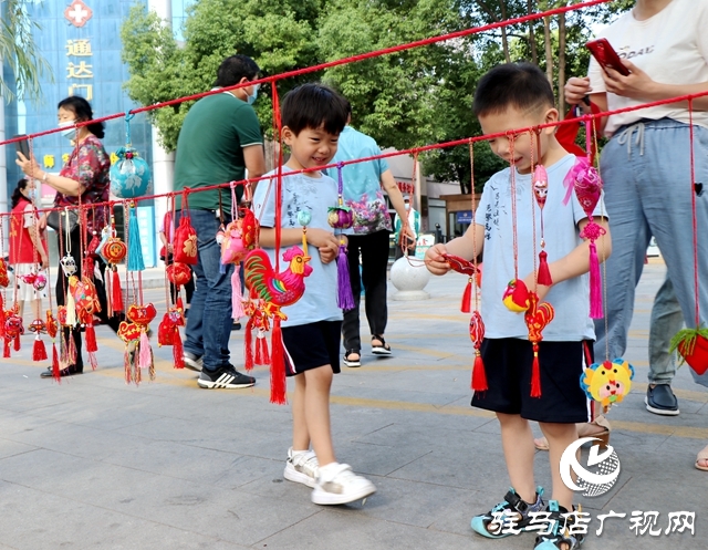 迎端午！駐馬店市實驗幼兒園上演趣味“中國風”