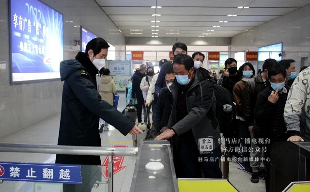 剛剛！記者在駐馬店站、駐馬店西站拍下這樣一幕…