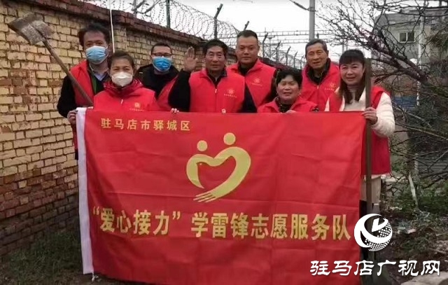 駐馬店：“好人”志愿者開展義務(wù)勞動(dòng) 助力全國文明城市創(chuàng)建