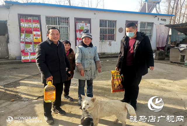 正陽縣組織志愿者在“國際殘疾人日”為 困難殘疾人家庭送溫暖活動(dòng)