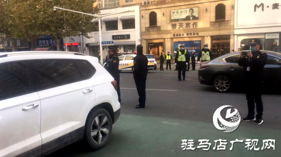 西平縣：整治車輛亂停亂放，化解群眾“煩心事”