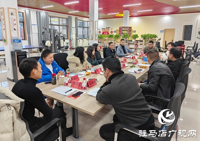 駐馬店市青年企業(yè)家協(xié)會(huì)到老年日間照料中心參觀(guān)交流