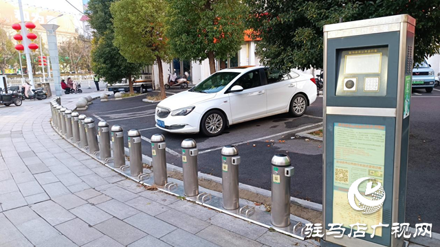 遺留在駐馬店街頭的公共自行車停車樁何日能拆除？