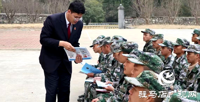 泌陽(yáng)縣人民檢察院開展送法進(jìn)軍營(yíng)活動(dòng)?