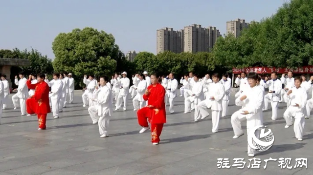 遂平縣老體協(xié)舉行太極拳健身推廣集體展演展示活動(dòng)