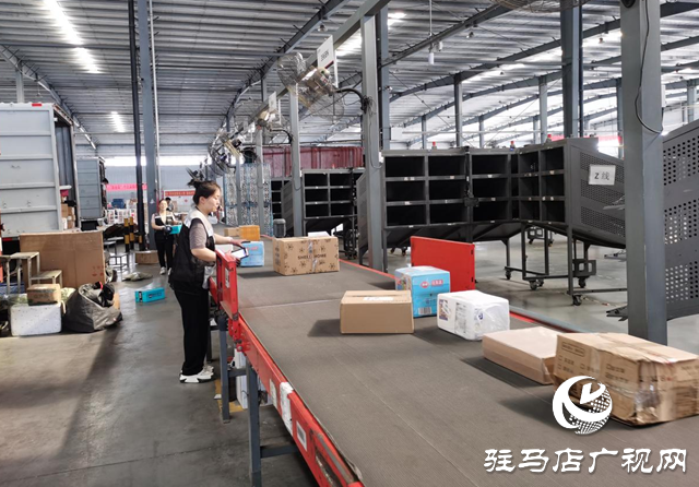 “6·18”來(lái)了 駐馬店快遞企業(yè)開(kāi)足馬力迎“大考”