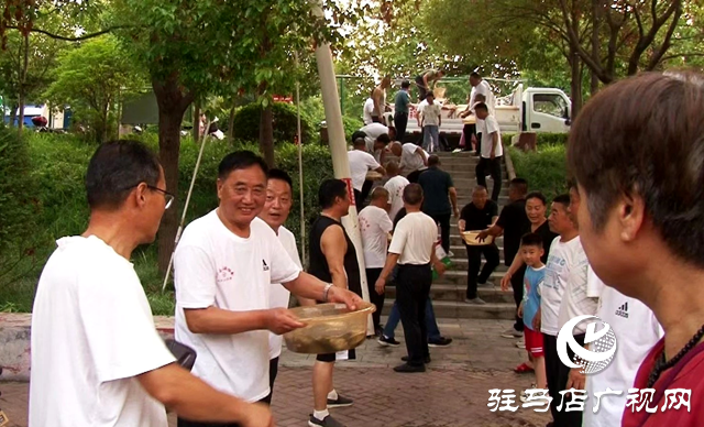 西平縣洪河公園舉辦2024年夏季漁業(yè)增殖放流活動(dòng)