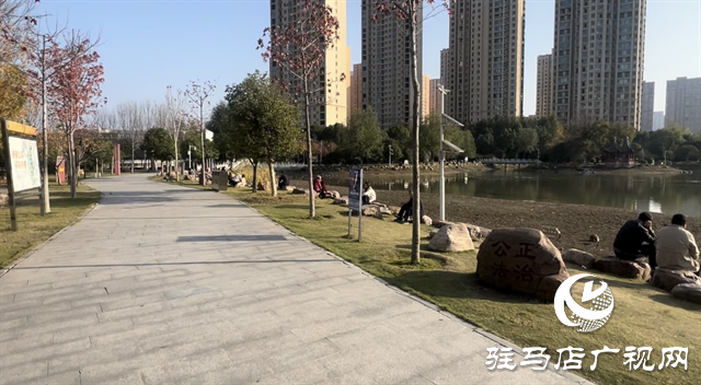 冬日暖陽下 市民共享公園生態(tài)之美