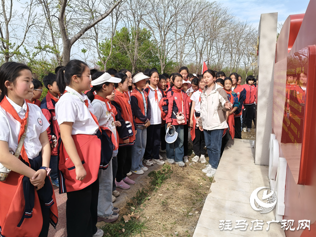  駐馬店市第二十八小學(xué)開展“走進(jìn)春天擁抱自然”主題實(shí)踐活動(dòng)