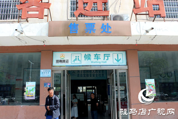 平輿縣公安局交警大隊(duì)強(qiáng)化宣傳引導(dǎo)、護(hù)航群眾平安出行  