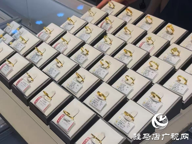 金價高位運行 首飾金“以舊換新”受熱捧
