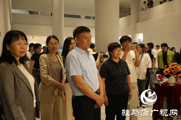 駐馬店職業(yè)技術(shù)學(xué)院隆重舉行2025年職業(yè)教育活動(dòng)周暨技能競賽月活動(dòng)啟動(dòng)儀式